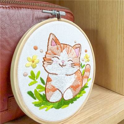 KIT BRODERIE AVEC TAMBOUR 15 CM - KITTY MIMI