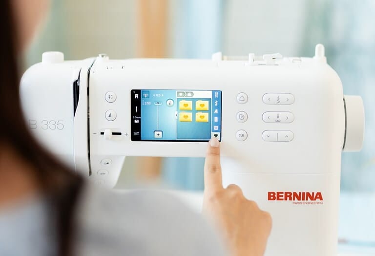 Bernina - Machine à coudre - BER 335 Machine Bernina 
