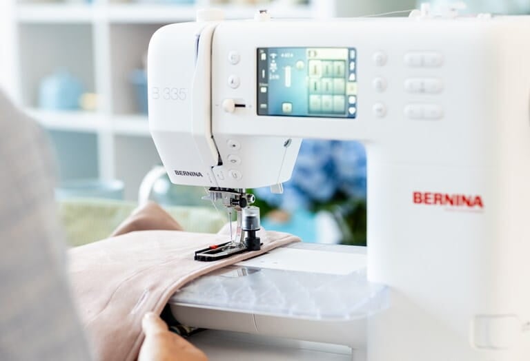 Bernina - Machine à coudre - BER 335 Machine Bernina 