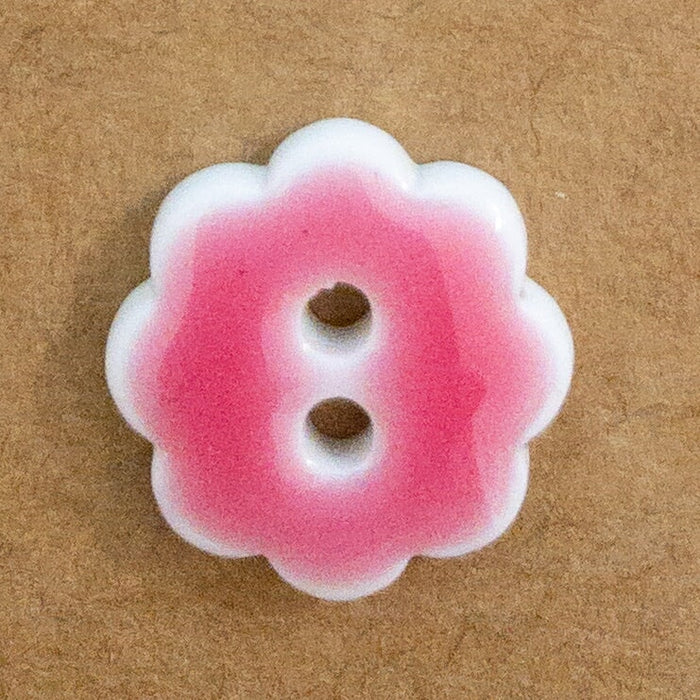 Bouton 2 trous - Fleur découpée - Taille 15mm Bouton Giannopoulos 07 