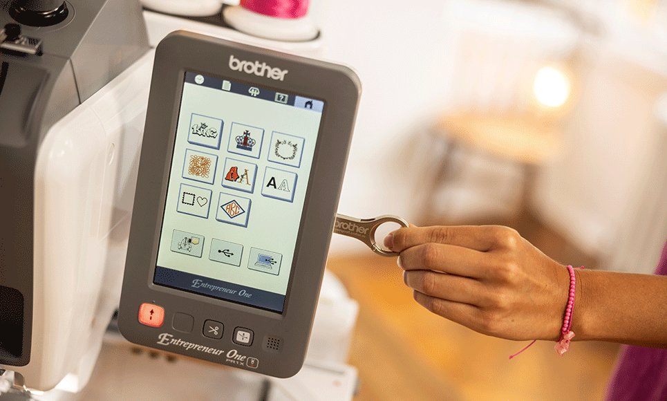 Brother - Brodeuse professionnelle - PR1 Machine Brother 