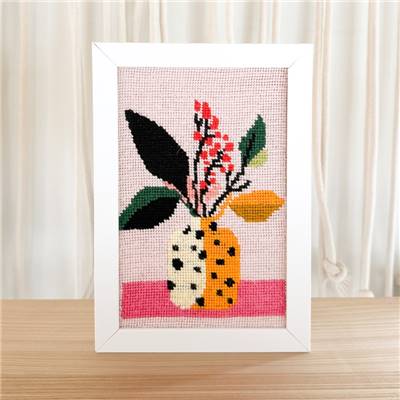 CANEVAS IMPRIME BLANC - DESSIN 15 X 20 CM - VASE AUX POIS ROUGES Broderie MILPOINT 