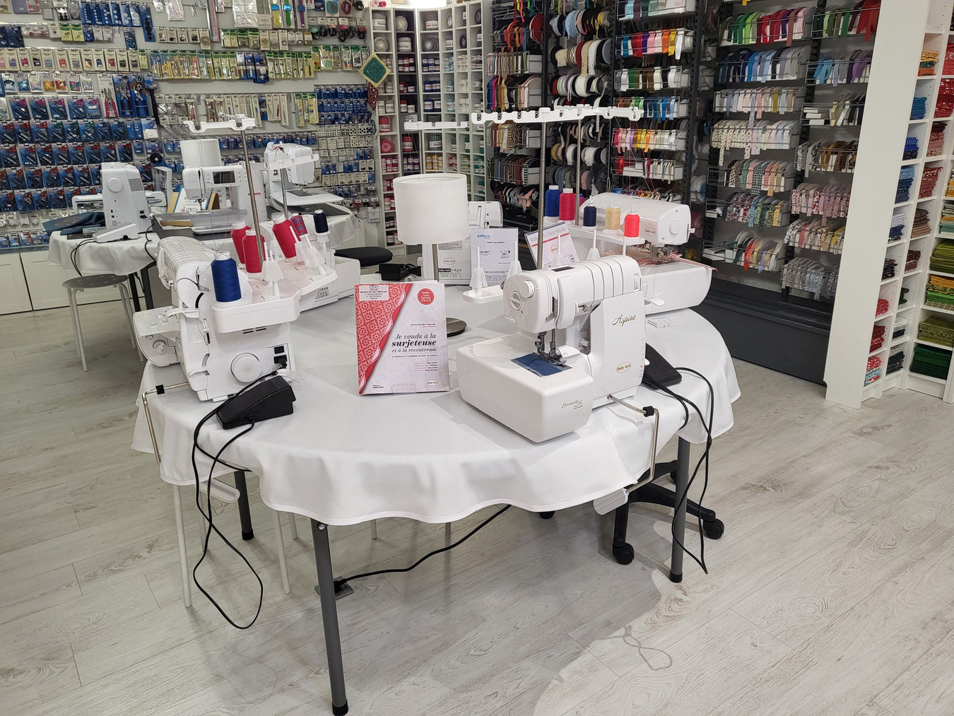 Démonstration de machine BabyLock Brother & Bernina Service MHM Maison du Haut Mercier 
