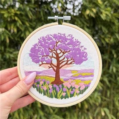 KIT BRODERIE AVEC TAMBOUR 15 CM - JACARANDA SUR LA PLAINE Broderie MILPOINT 